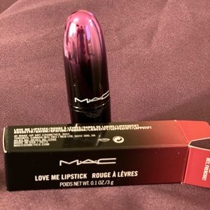 A lip kit from Mac